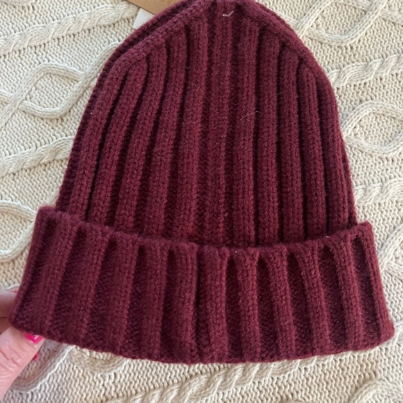 NWT Steve Madden Stylish Burgundy & Pink Flower Beanie/Toboggan O/S - Picture 6 of 8